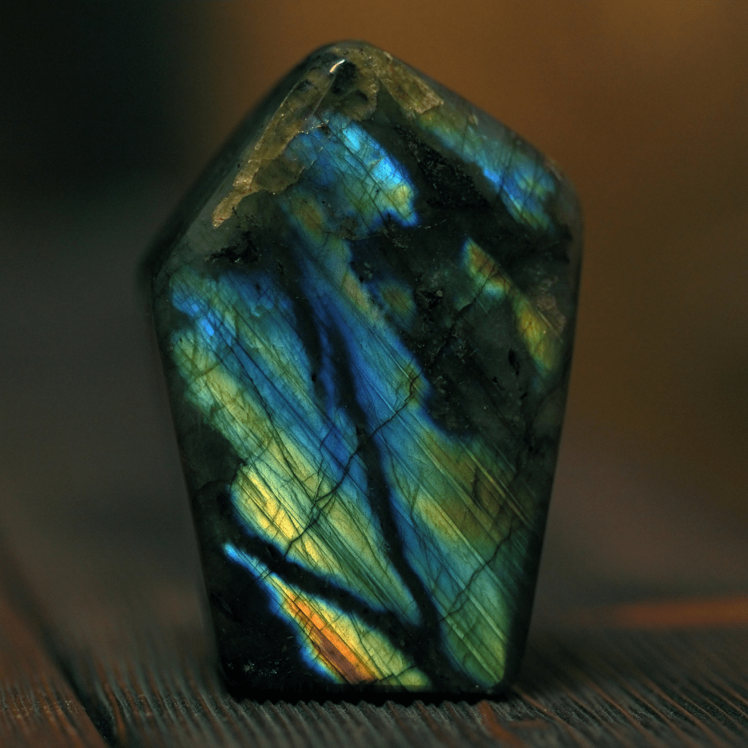 Labradorite Properties Unveiled: The Comprehensive Guide